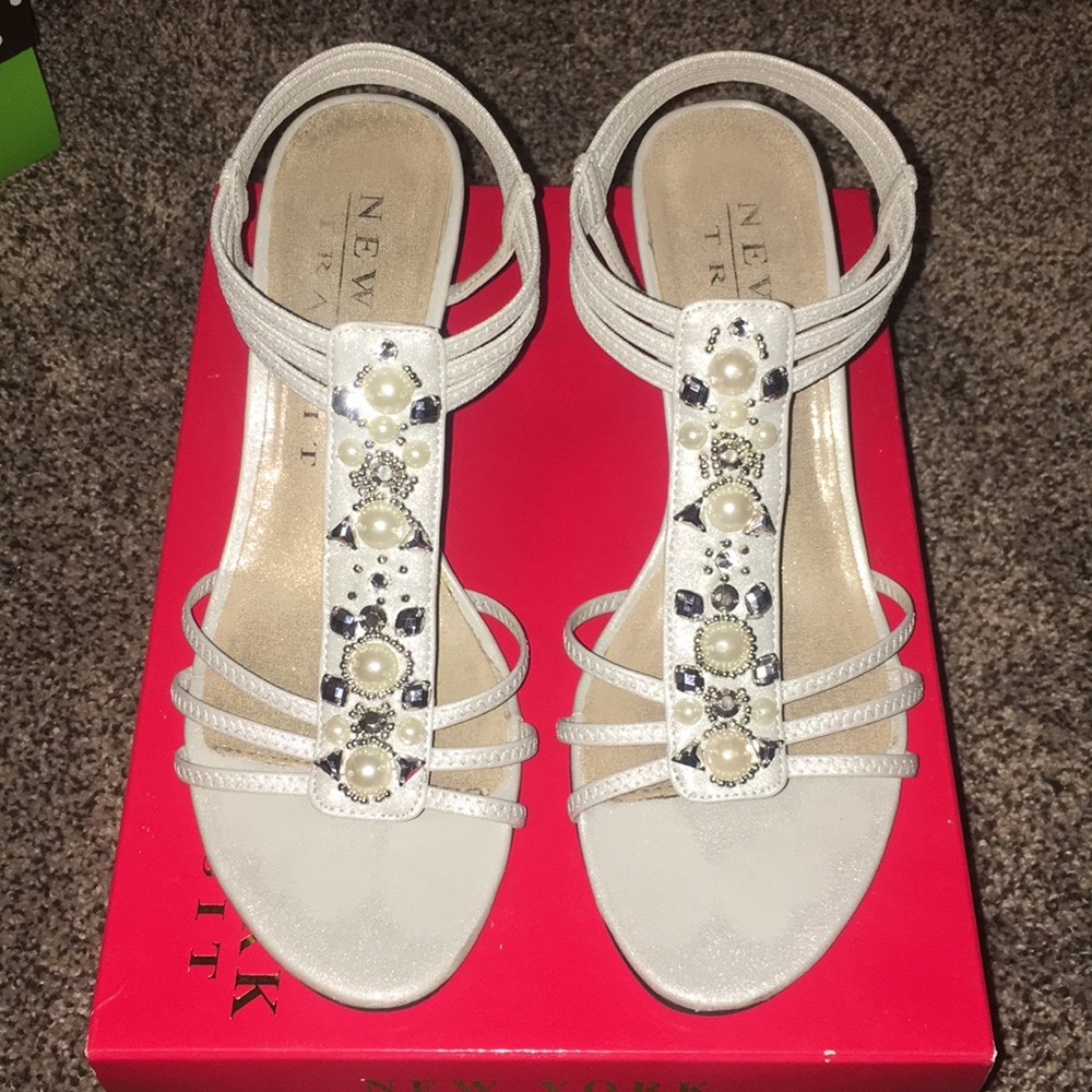 PEARL WHITE DRESSY SHOES